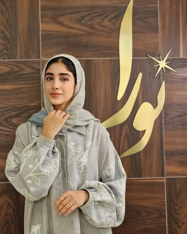 عبا روژان طوسی