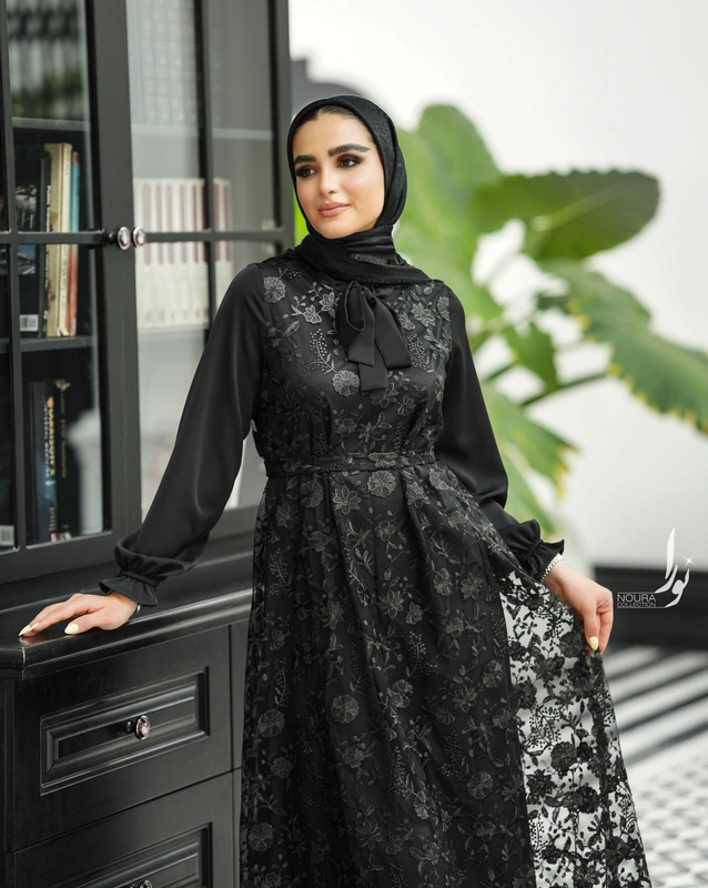 پیراهن مبینا مشکی گل ریز
