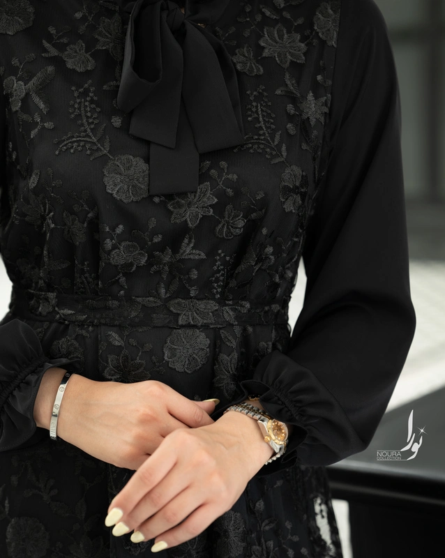 پیراهن مبینا مشکی گل ریز