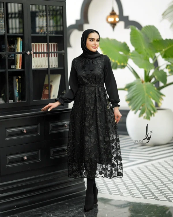پیراهن مبینا مشکی گل ریز - Image 3