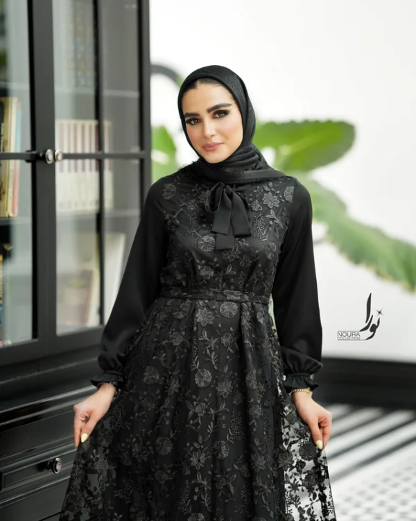 پیراهن مبینا مشکی گل ریز