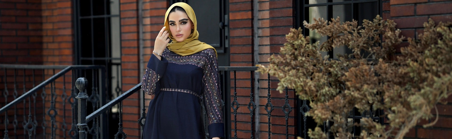 نورا 3 بنر تونیک و شلوار مهسا سرمه ای