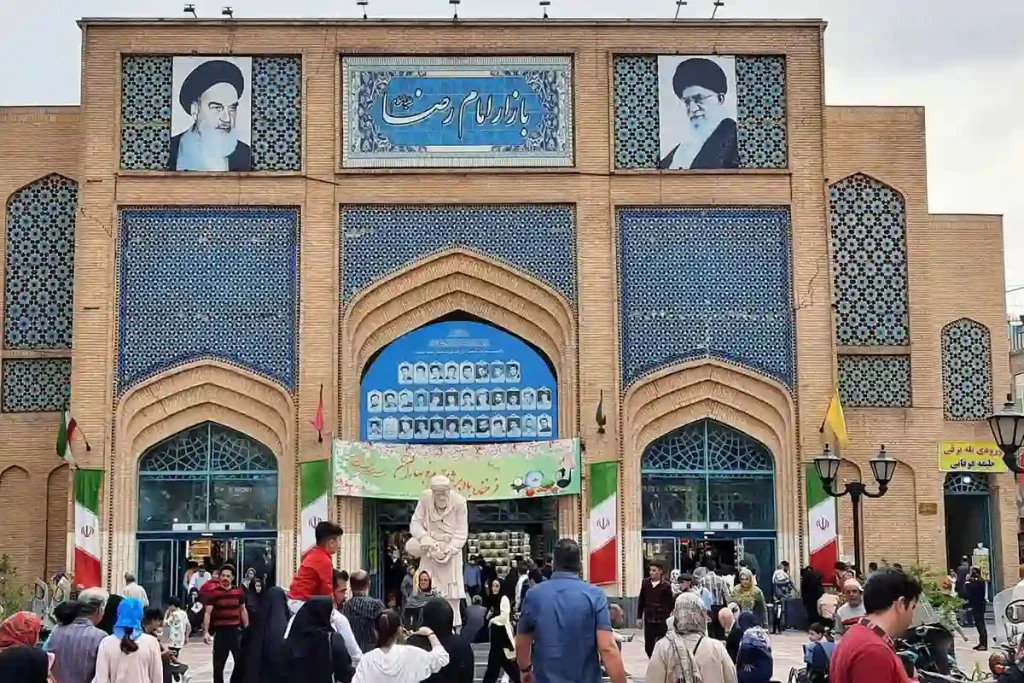 مراکز خرید حجاب در مشهد؛بهترین مکان ها برای خرید مانتو، عبا و پوشاک محجبه 2 بازار رضا مشهد