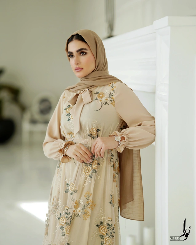 پیراهن مبینا نسکافه ای طرح گل بابونه 6 پیراهن مبینا نسکافه ای طرح گل بابونه