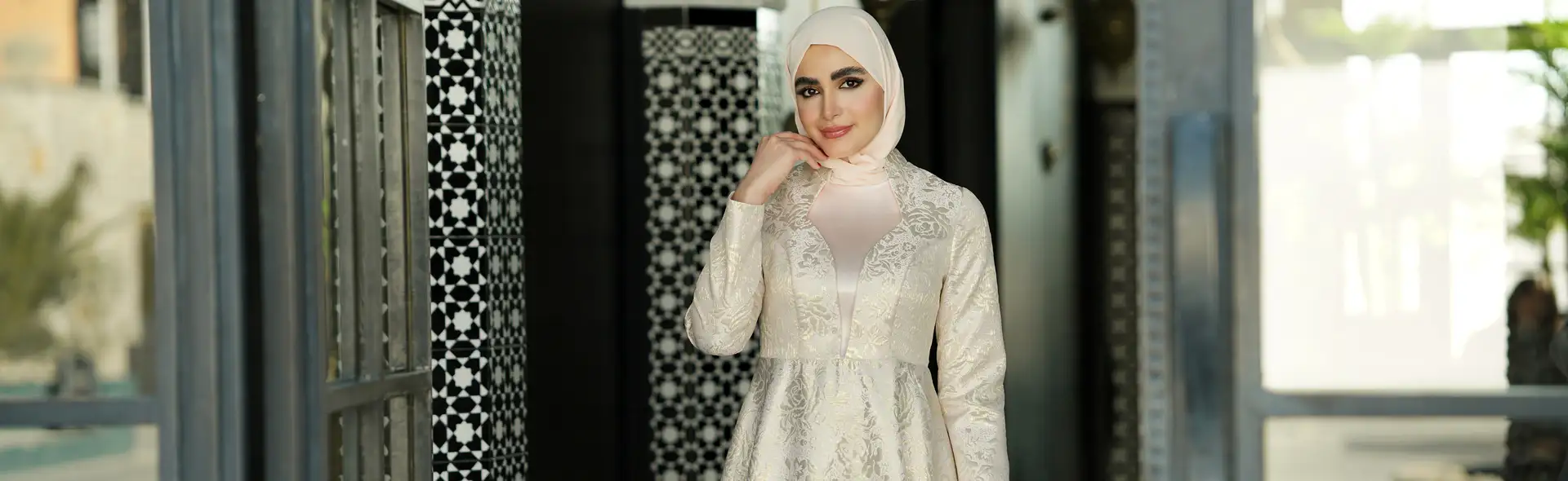 نورا 1 بنر پیراهن ملیکا بژ_دسکتاپ_مزون نورا