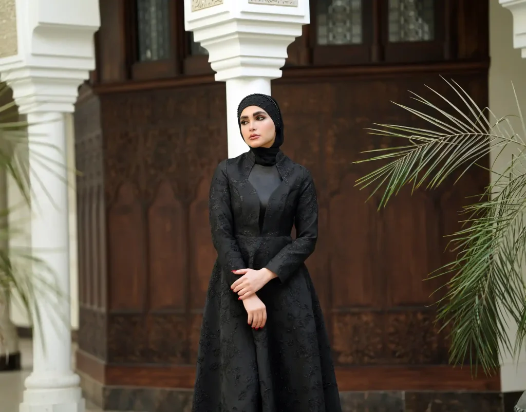 بنر پیراهن ملیکا مشکی