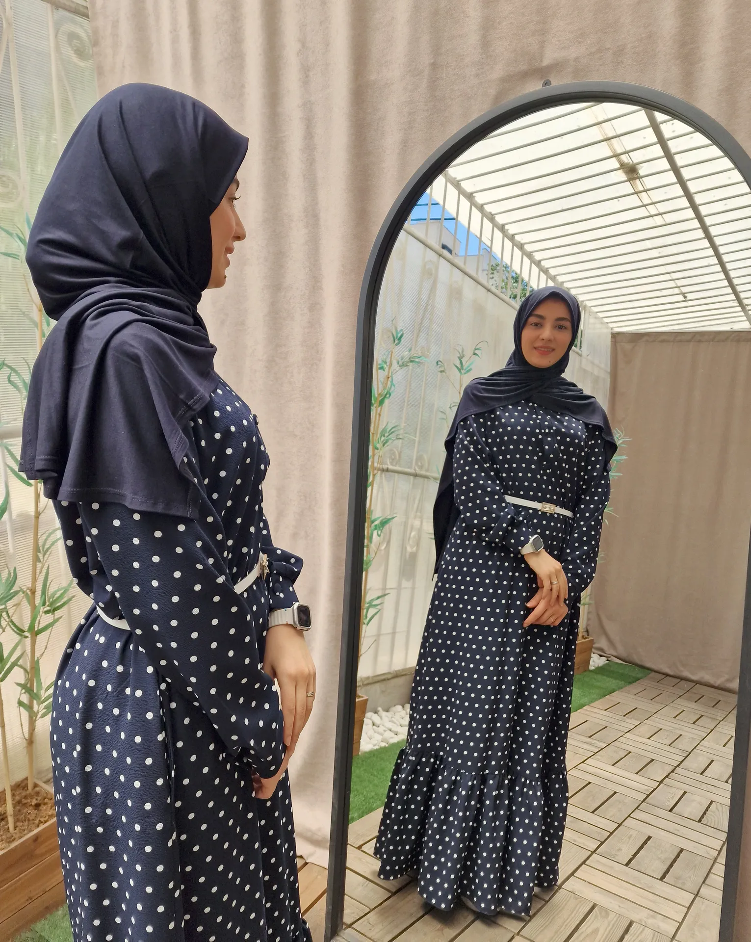 پیراهن آفتاب سرمه ای طرح خال خالی 3 پیراهن آفتاب سرمه ای طرح خال خالی