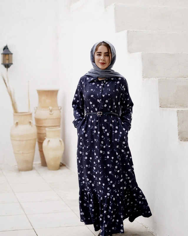 پیراهن آفتاب سرمه ای طرح گل گچی 3 پیراهن آفتاب سرمه ای طرح گل گچی